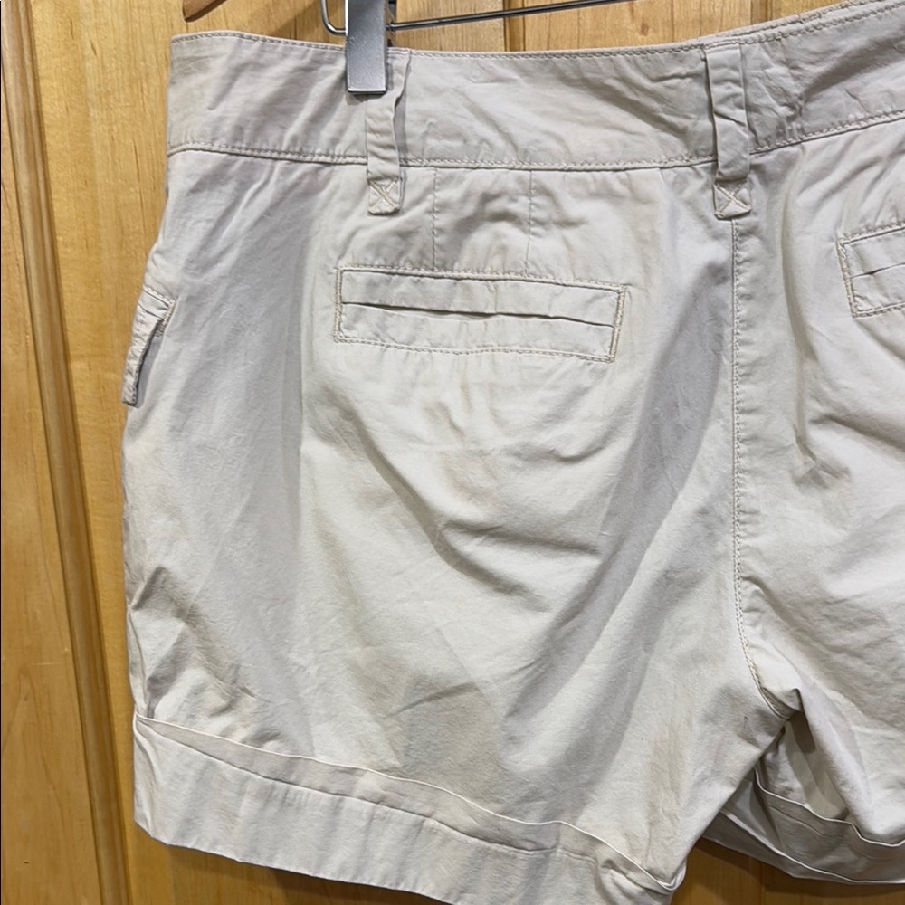 Tommy Hilfiger Cream Cargo Shorts Mid-Thigh Length size 10 - Picture 6 of 9